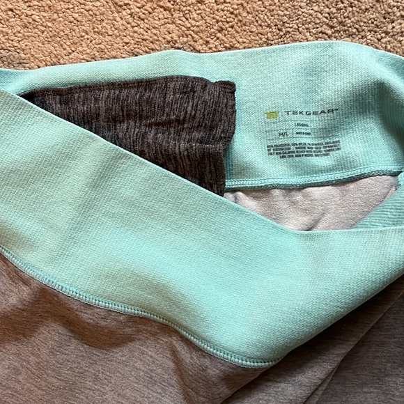 Yoga pants - Picture 2 of 2